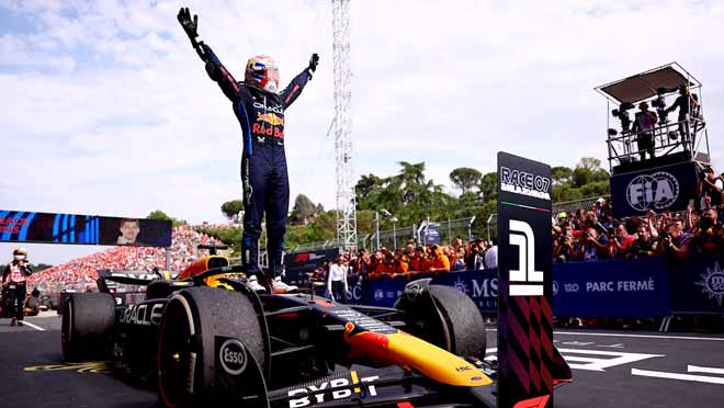 Max Verstappen después de ganar una carrera